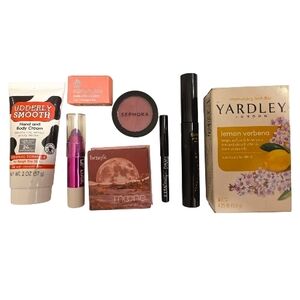 Makeup Bundle NWT Benefit, Sephora, Ulta, Cover Girl, And More 8 Piece Gift Set
